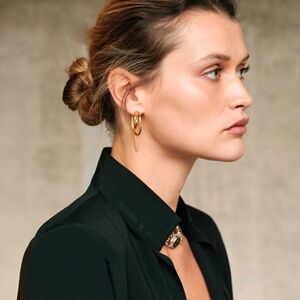 Black silk shirt with epaulets Julianne